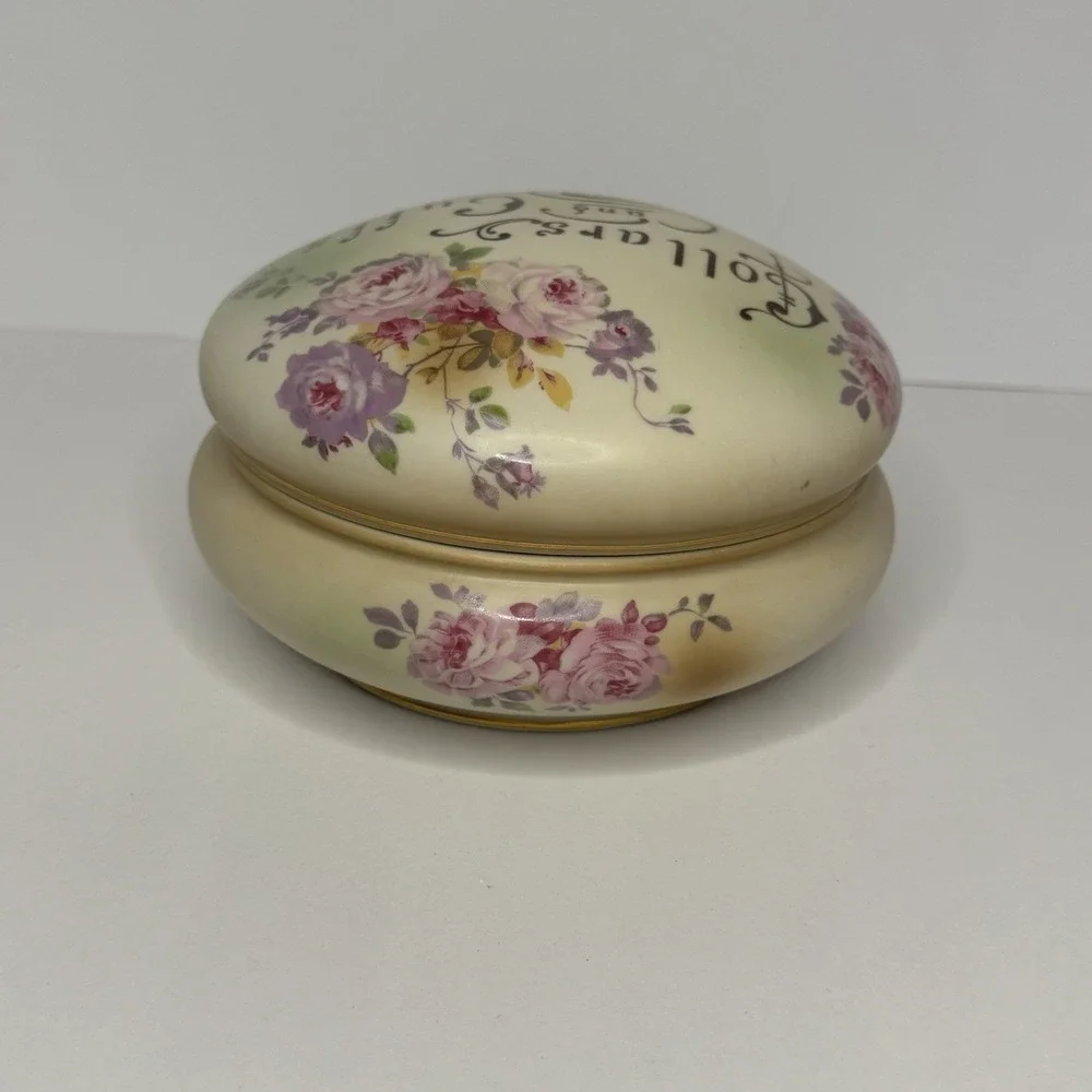 Vintage Victorian-Style Porcelain Collars and Cuffs Dresser Box